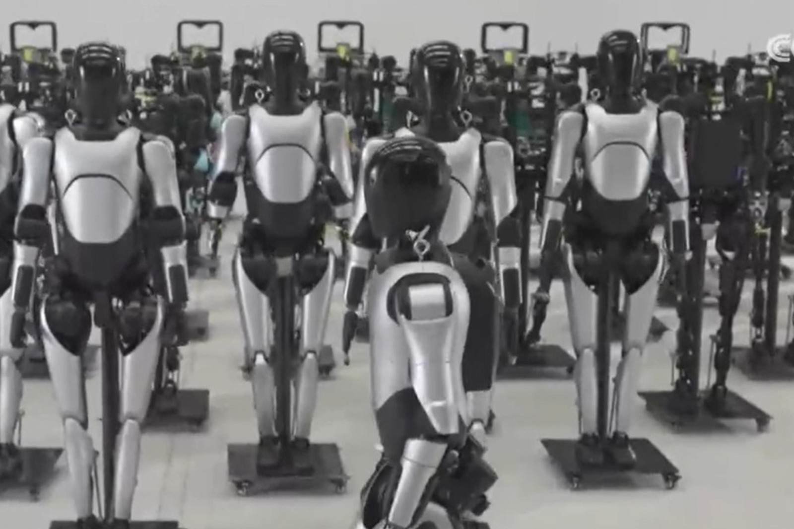 央视报道！揭秘三亿体育机器人量产超级工厂